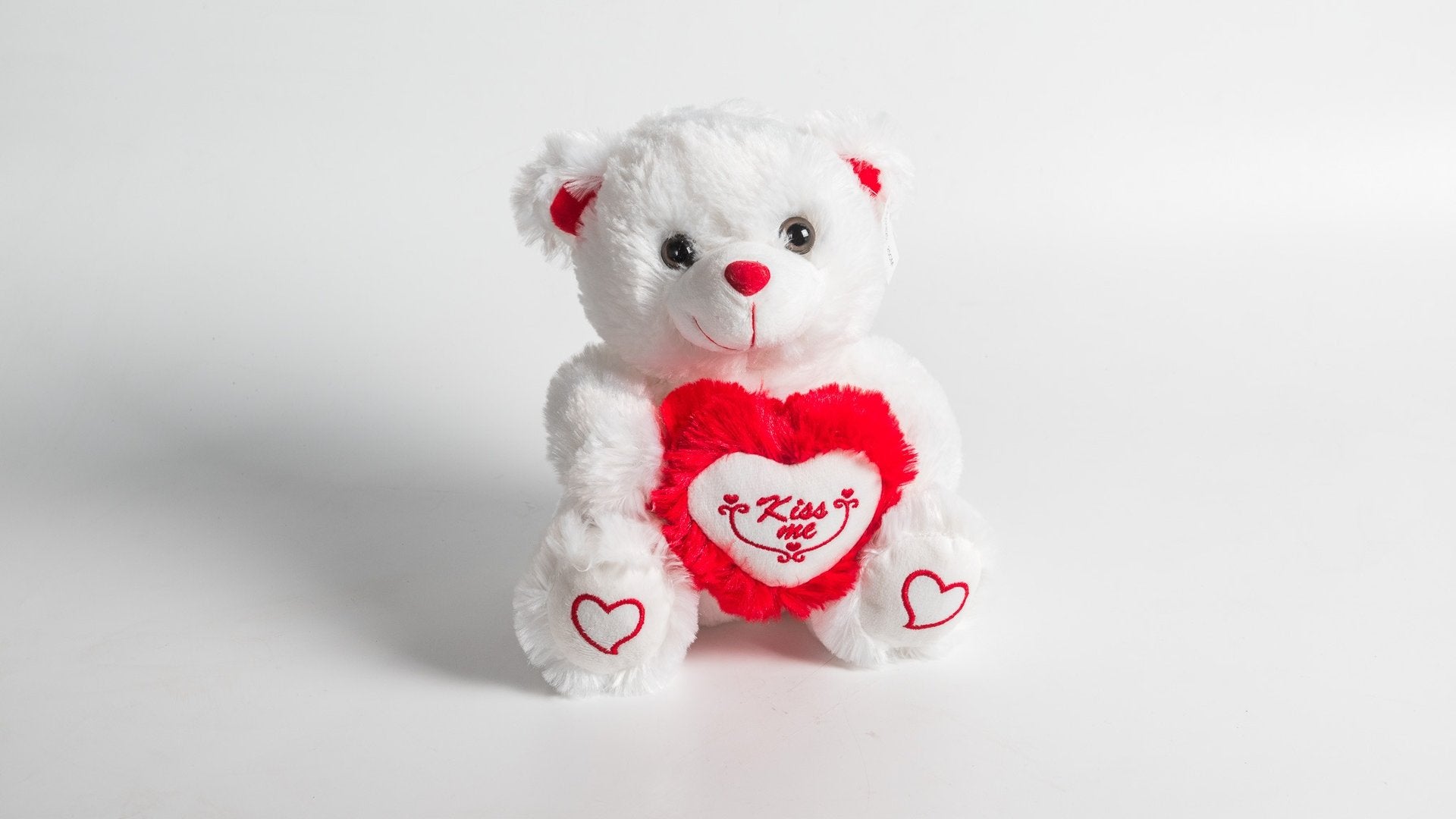 lovebear-greenart.jpg Bear kiss me - Image 1